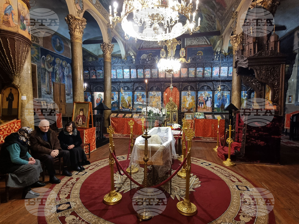 Сливен - митрополит Йоаникий - поклонение