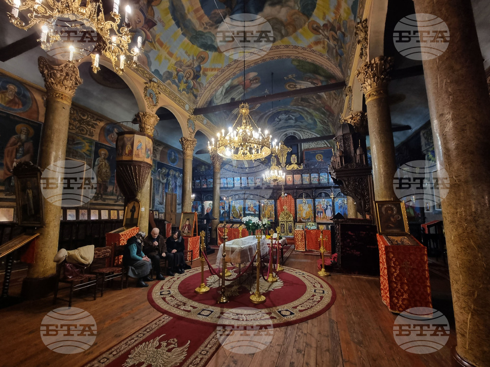 Сливен - митрополит Йоаникий - поклонение