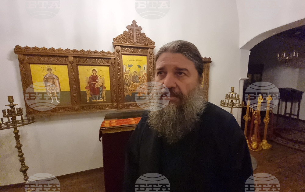 Сливен - митрополит Йоаникий - поклонение