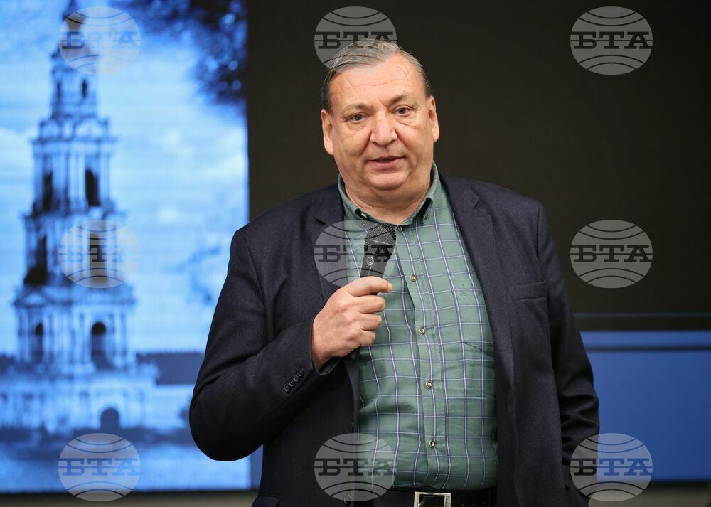 Бургас - Васил Хаджиилиев - книга - представяне