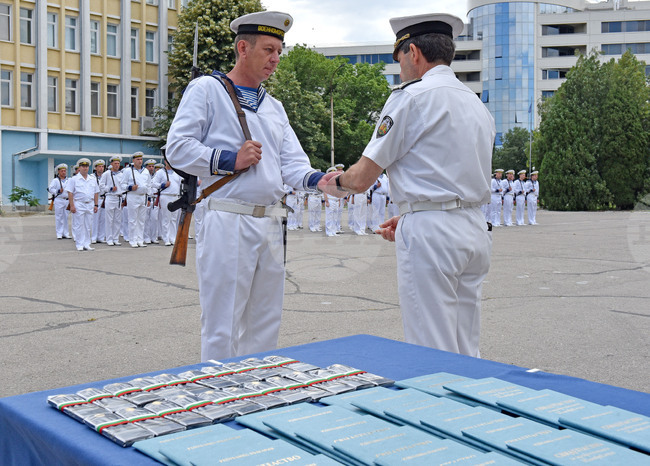 Варна - Професионален старшински колеж към ВВМУ „Н. Й. Вапцаров“ - звания