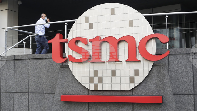 Силен ръст на печалбата през четвъртото тримесечие изстрелва Ти Ес Ем Си над пазарните очаквания