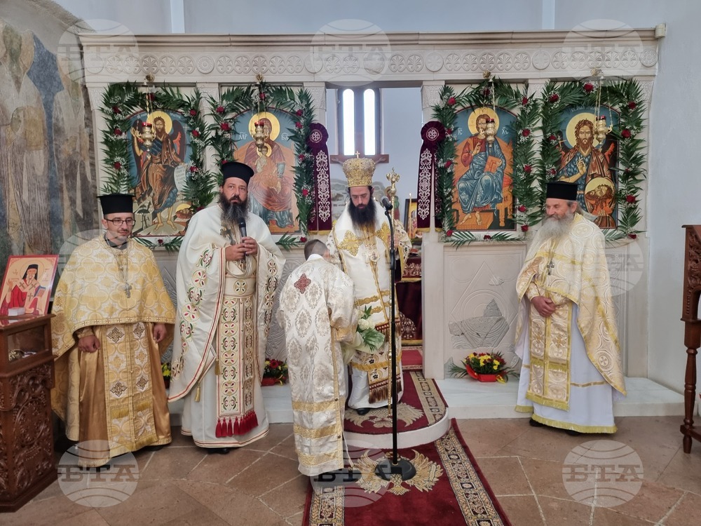Знеполски епископ Арсений и формацията на Дорис Хофман бяха част от празничната литургия в Средновековен манастир „Св. Йоан Предтеча“ в Кърджали