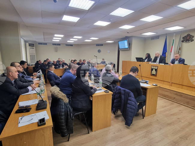 Плевен - Общински съвет - извънредна сесия