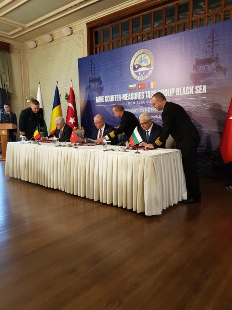 МО: В Инстанбул беше подписан Меморандум за разбирателство между правителствата на България, Румъния и Турция за създаване на Противоминна военноморска група в Черно море