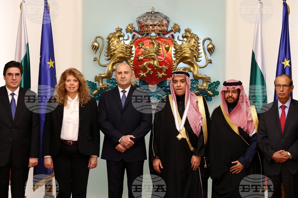 Румен Радев - Халид бин Камал Факих - орден „Мадарски конник“ първа степен