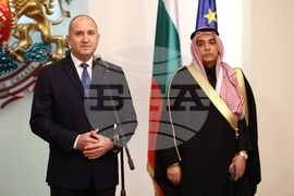 Румен Радев - Халид бин Камал Факих - орден „Мадарски конник“ първа степен