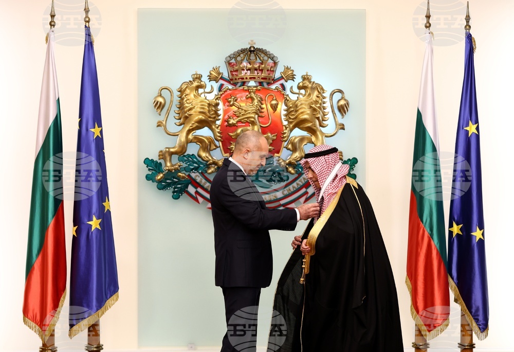 Румен Радев - Халид бин Камал Факих - орден „Мадарски конник“ първа степен