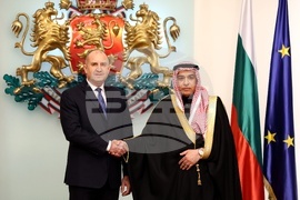 Румен Радев - Халид бин Камал Факих - орден „Мадарски конник“ първа степен