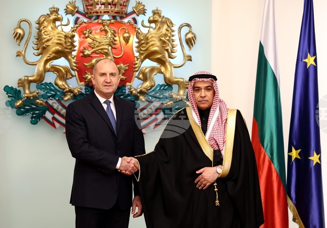 Румен Радев - Халид бин Камал Факих - орден „Мадарски конник“ първа степен