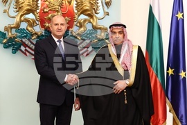 Румен Радев - Халид бин Камал Факих - орден „Мадарски конник“ първа степен