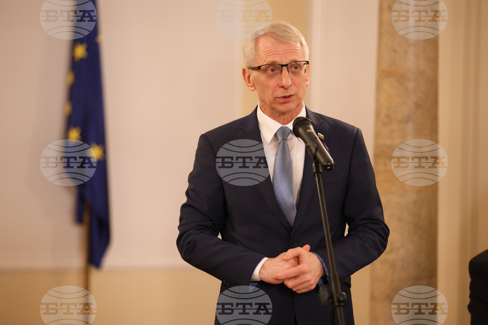 Министерски съвет - Николай Денков - ученици от СУ “Трайко Симеонов” Шумен