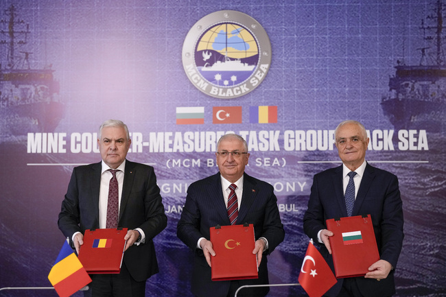 Romanian Defence Minister Pays Working Visit to Turkiye Focused on Mine Countermeasures Task Group, Military Mobility Corridor