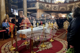 Сливен - митрополит Йоаникий - поклонение - литургия