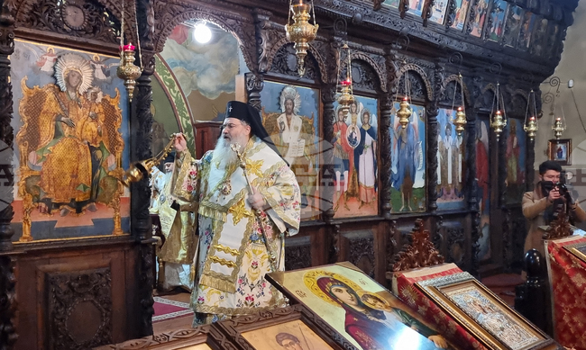 Сливен - митрополит Йоаникий - поклонение - литургия