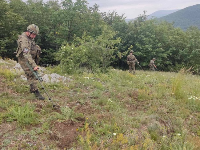 Военнослужещи от 61-ва Стрямска механизирана бригада осъществиха оглед на район в Национален парк-музей „Шипка – Бузлуджа“