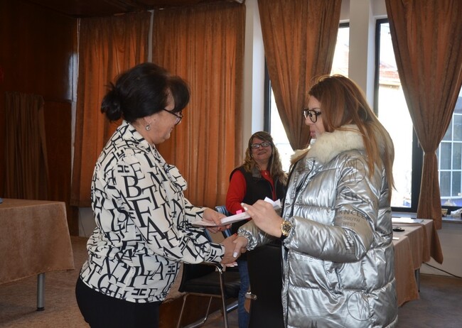 Община Видин: Връчиха трудови договори на още 30 души в рамките на проект „Грижа в дома в Община Видин“