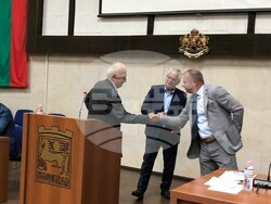 В рамките на днешното редовно заседание общо 39 решения бяха приети от Общински съвет Благоевград.