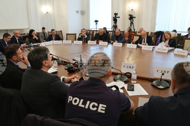 Парламент - Временната комисия за проучване на фактите и обстоятелствата около протеста срещу БФС - заседание