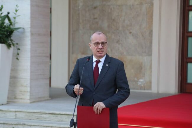 АТА: 22 ноември бе обявен за Ден на азбуката, официален празник в Албания