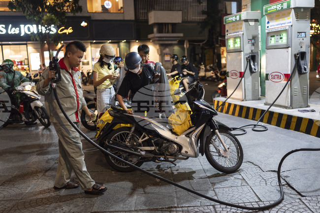 ВНА: Предлагат премахване на вносните мита за горивата за стабилизиране на доставките във Виетнам