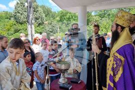 Село Енчец - параклис - освещаване