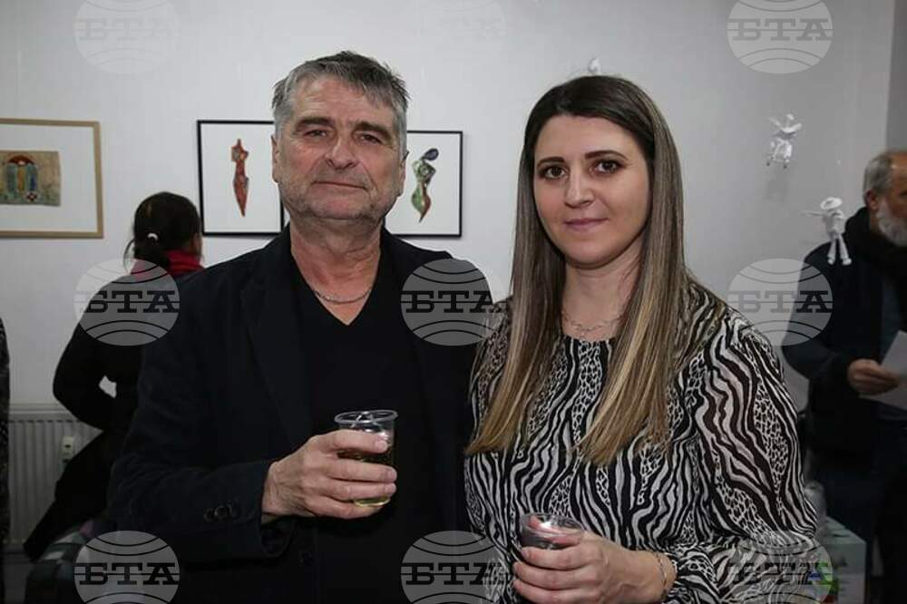 Скулптури-папиемаше и керамика са представени в обща изложба в пернишката галерия "Кракра"