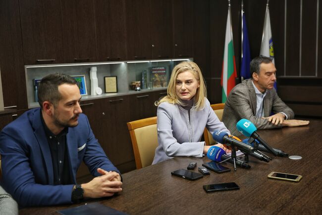 Искаме да разширим програмата за реклама на Черноморието ни, каза министърът на туризма в Бургас