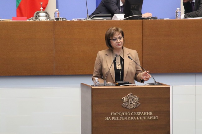 Нинова към Денков: Към беззаконието и хаоса, вкарани от Радев и служебния му кабинет, не добавяйте нови такива