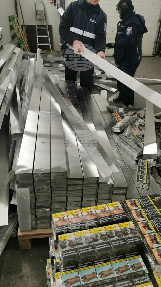 Близо 460 000 къса контрабандни цигари са открити и задържани на ГКПП "Капитан Андреево"