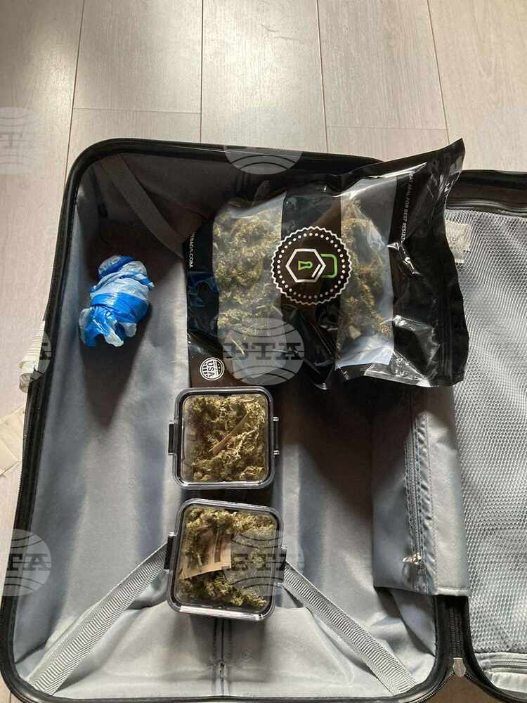 Трима мъже са задържани в полицейското управление в Шумен за притежание на наркотици
