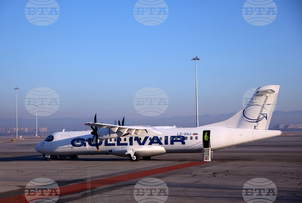 Delegations from Bulgaria, North Macedonia Fly to Skopje with First of Renewed Flights between Capitals
