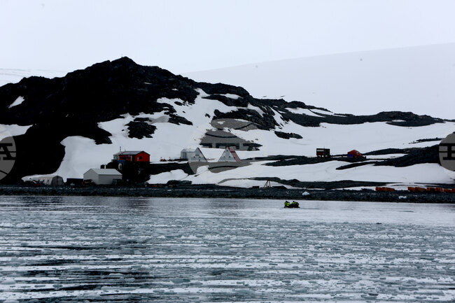 Южни шетландски острови - Остров Ливингстън - Национална антарктическа експедиция
