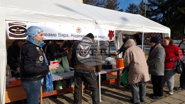 Разград - топла храна - мотористи