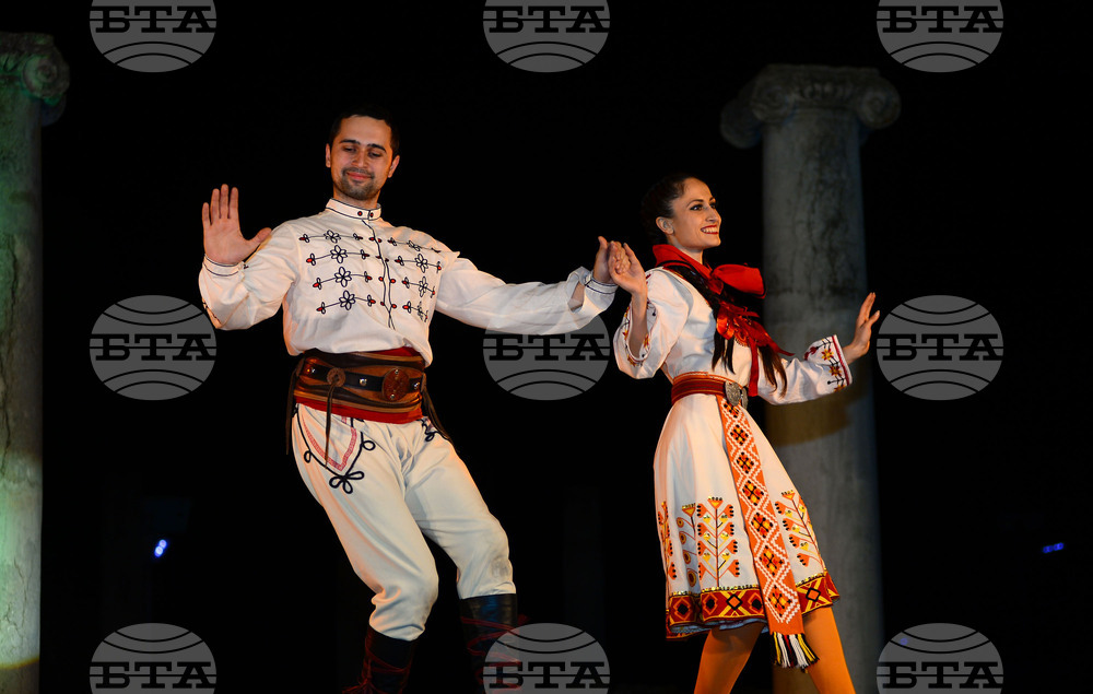 Разград - ансамбъл "Чинари" - танцов спектакъл