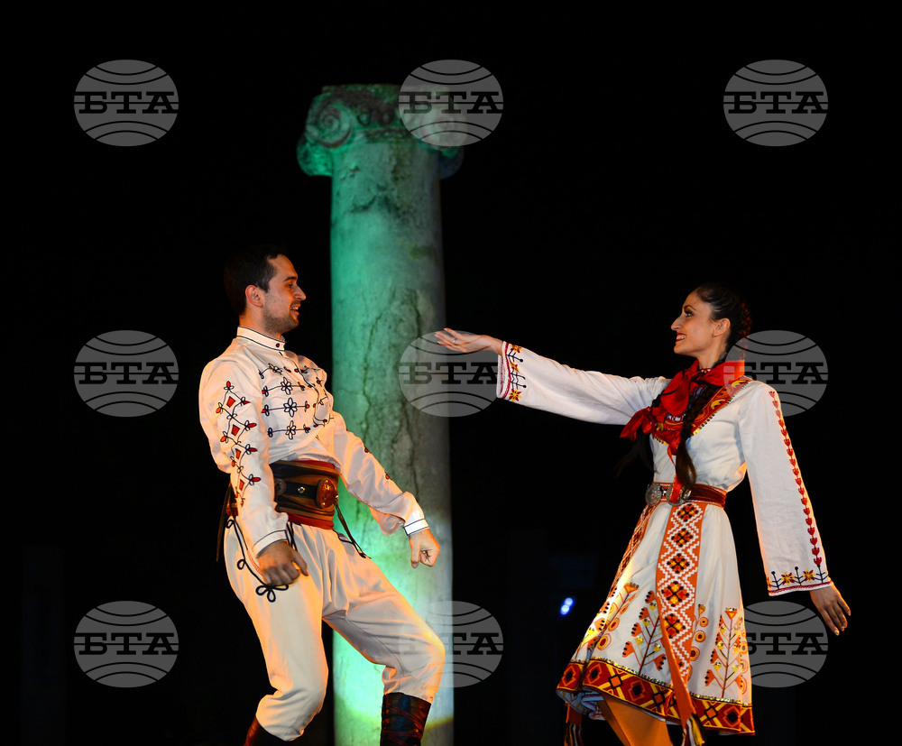 Разград - ансамбъл "Чинари" - танцов спектакъл