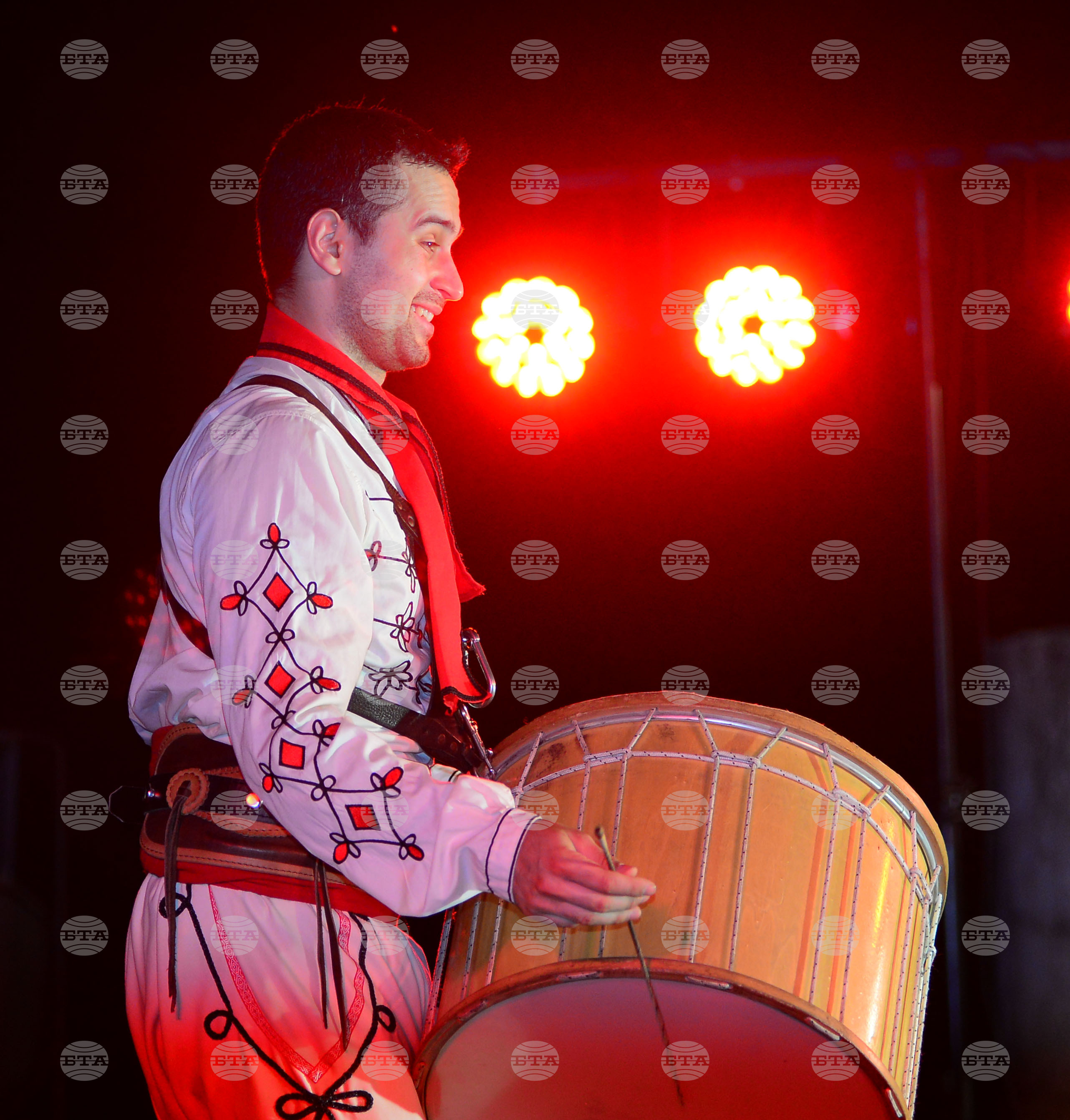 Разград - ансамбъл "Чинари" - танцов спектакъл