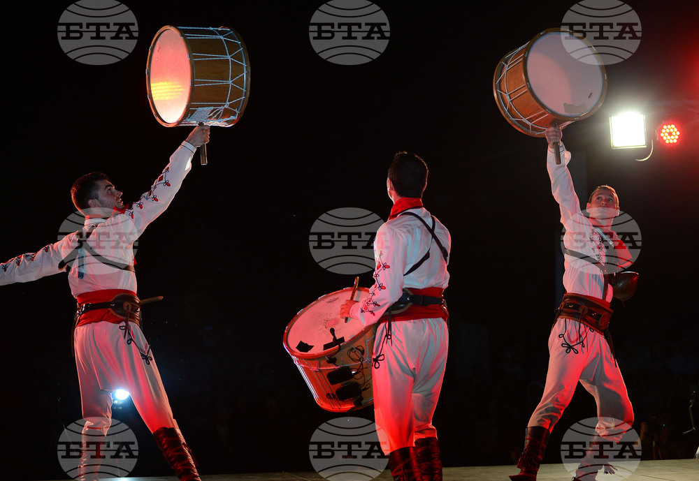 Разград - ансамбъл "Чинари" - танцов спектакъл