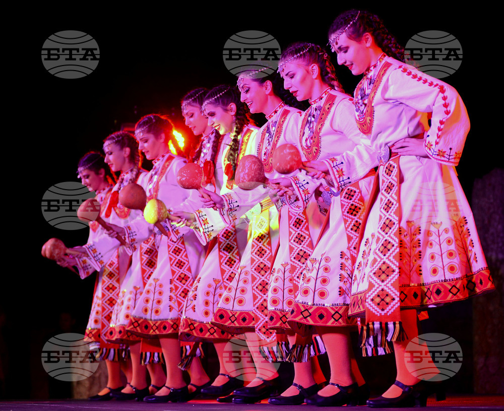 Разград - ансамбъл "Чинари" - танцов спектакъл