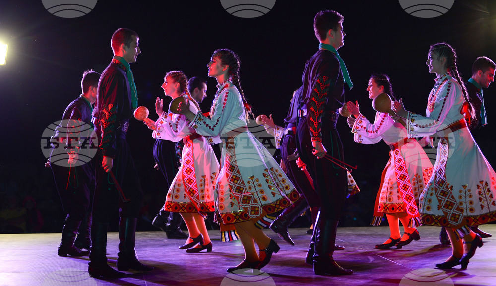 Разград - ансамбъл "Чинари" - танцов спектакъл