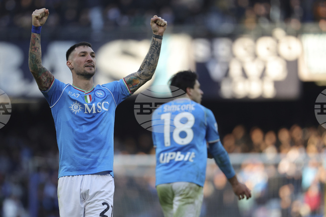 Матео Политано удължи договора си с италианския Наполи