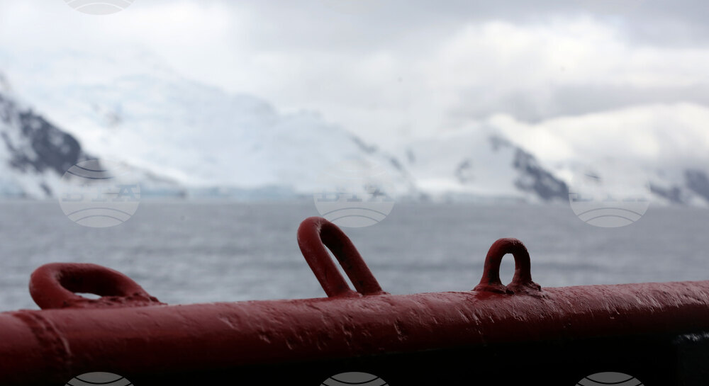 Part of Third Group of Bulgarian Antractic Explorers Reach Livingston Island
