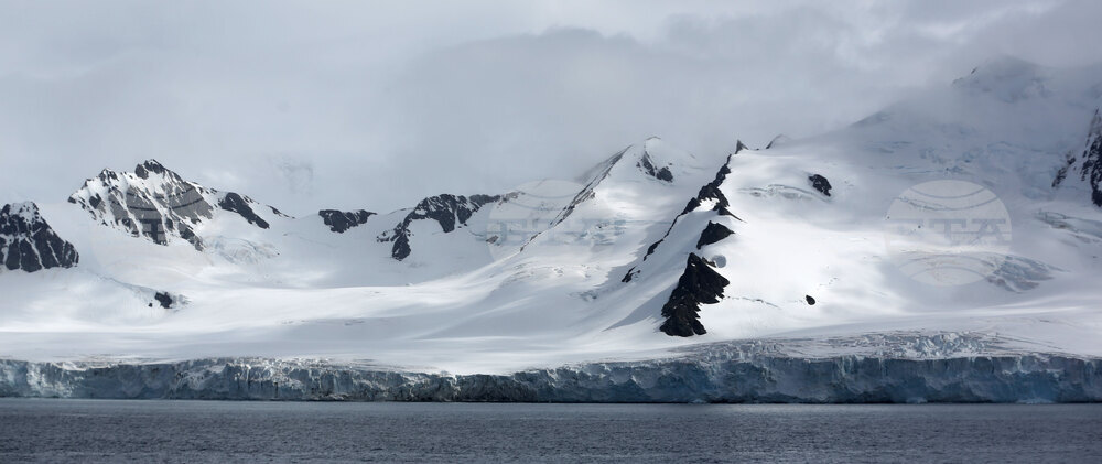 Part of Third Group of Bulgarian Antractic Explorers Reach Livingston Island