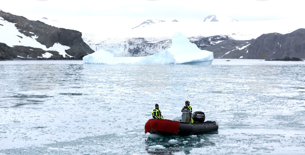 Part of Third Group of Bulgarian Antractic Explorers Reach Livingston Island