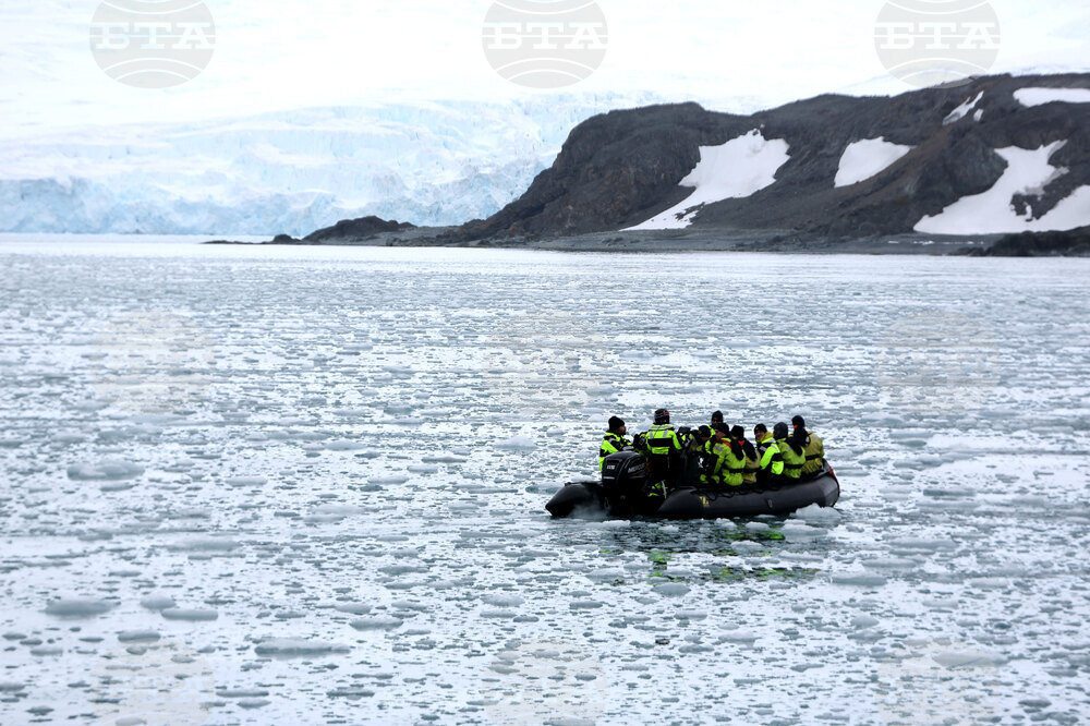 Part of Third Group of Bulgarian Antractic Explorers Reach Livingston Island