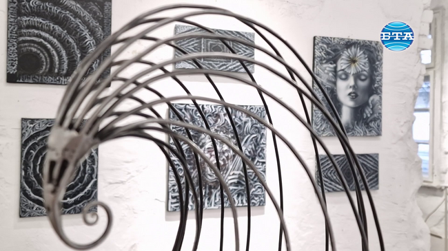 Изложба на пловдивските художници Симеон Иванов и Цветан Узунов представя скулптура и съвременна калиграфия