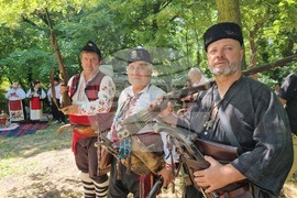 Село Генерал Инзово - фестивал на народната носия и традициите 