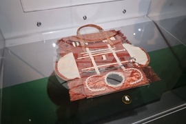 Румъния - изложба “Чанти: отвътре навън“