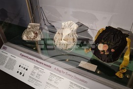 Румъния - изложба “Чанти: отвътре навън“