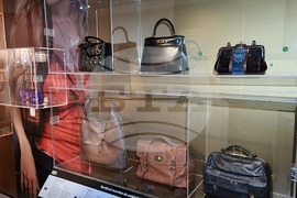 Румъния - изложба “Чанти: отвътре навън“